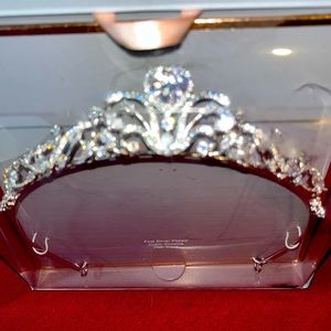 NEW HEART TIARA Fine Silver Plated Cubic Zirconia Believe Brilliance Princess